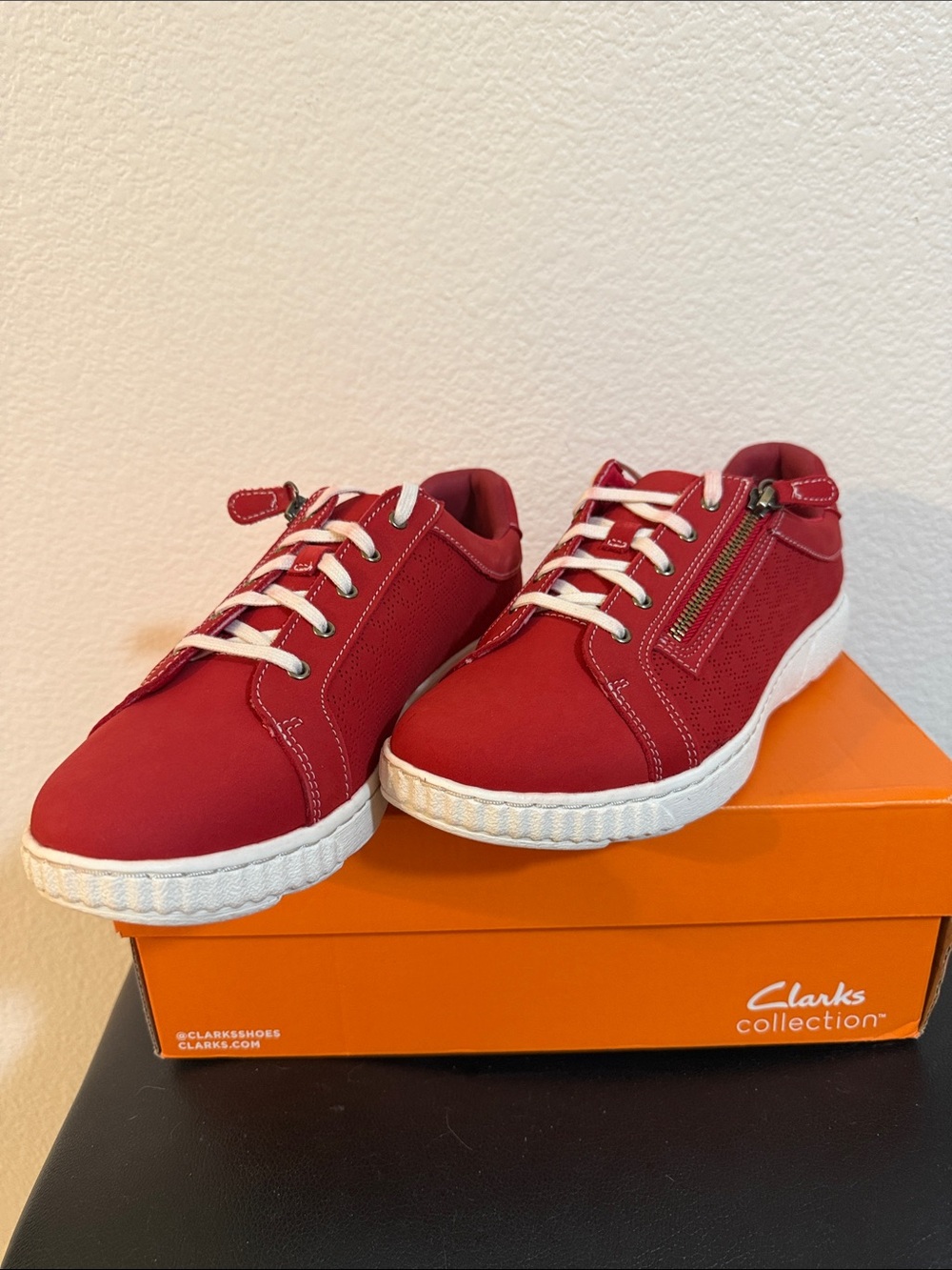 Clarks Red Lace-Up Sneakers with Side Zipper Woman’s  size 11m NWT